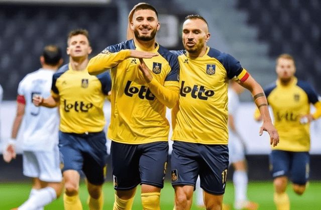 界树立了一 界树立了一